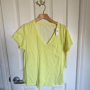 NEW GAP Vintage Wash V-Neck Print Tee Large Limon Yellow NWT Cotton